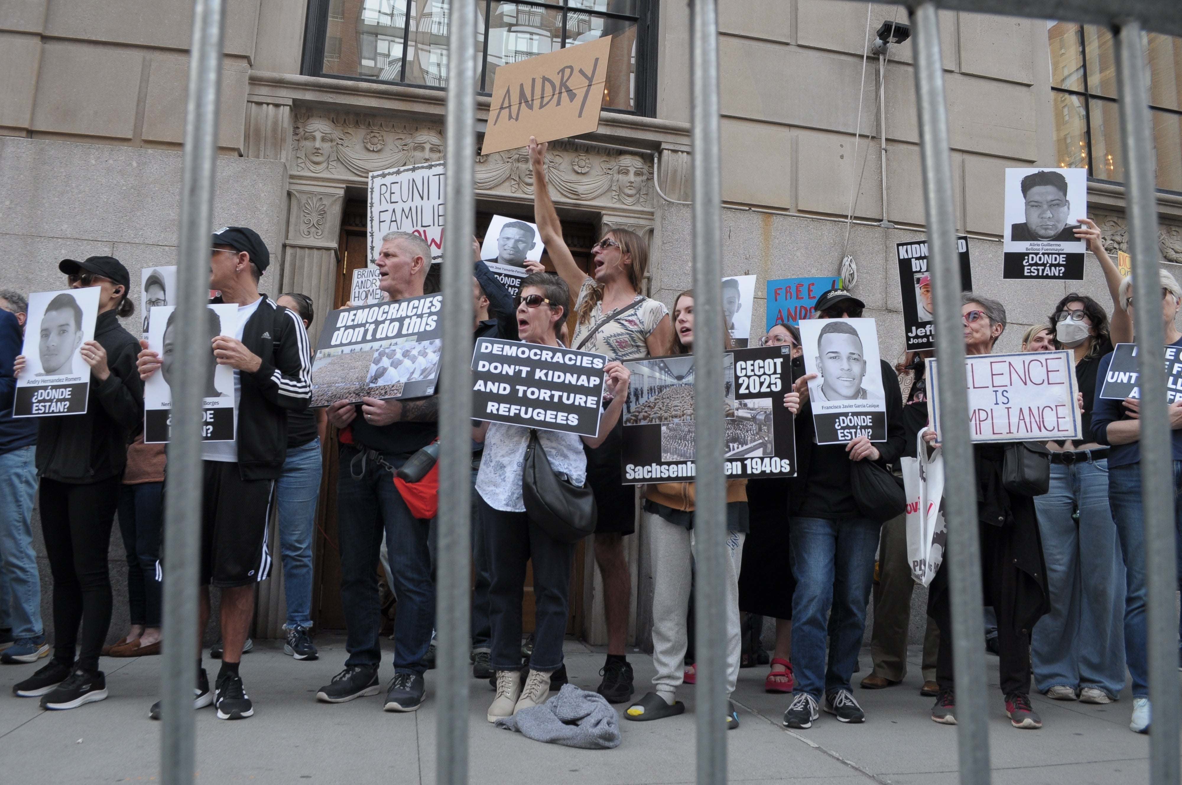 b2bed702-7248-4254-8a70-941ae9c5f870