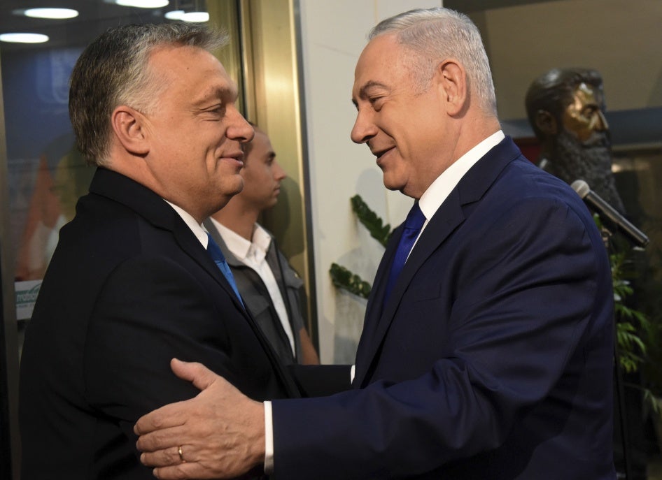 Le Premier ministre hongrois Viktor Orban, à gauche, était accueilli par le Premier ministre israélien Benjamin Netanyahu à Jérusalem, le 19 juillet 2018. 