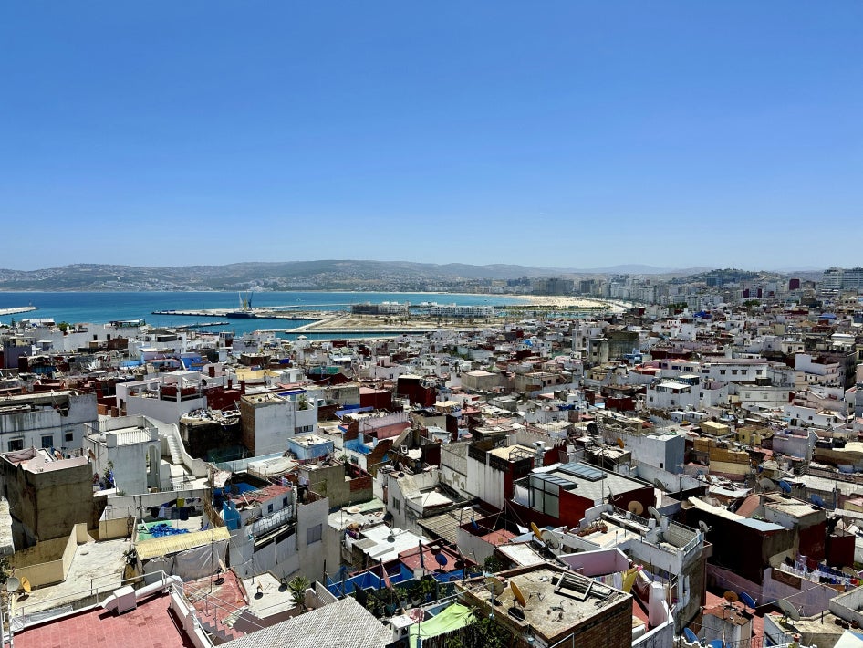 Vue aérienne du port de Tanger, situé au nord du Maroc face au détroit de Gibraltar séparant le Maroc de l’Espagne, le 7 juillet 2024.
