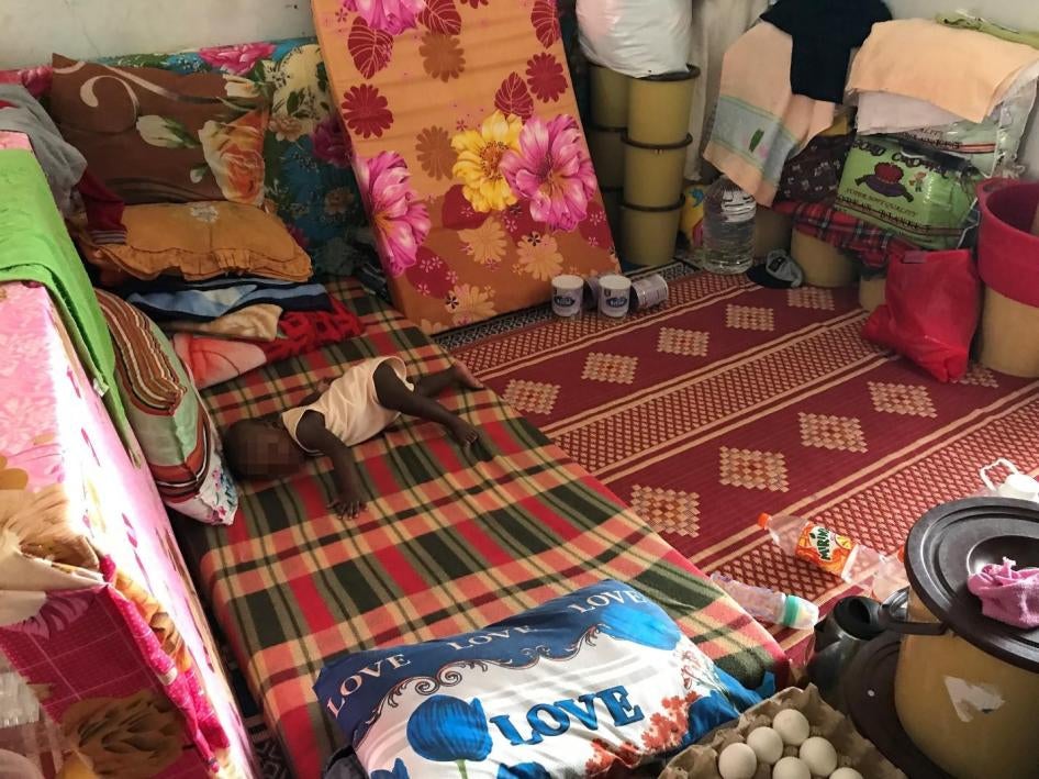 Un piccolo detenuto del centro di Tajoura, Tripoli, 8 luglio 2018. 