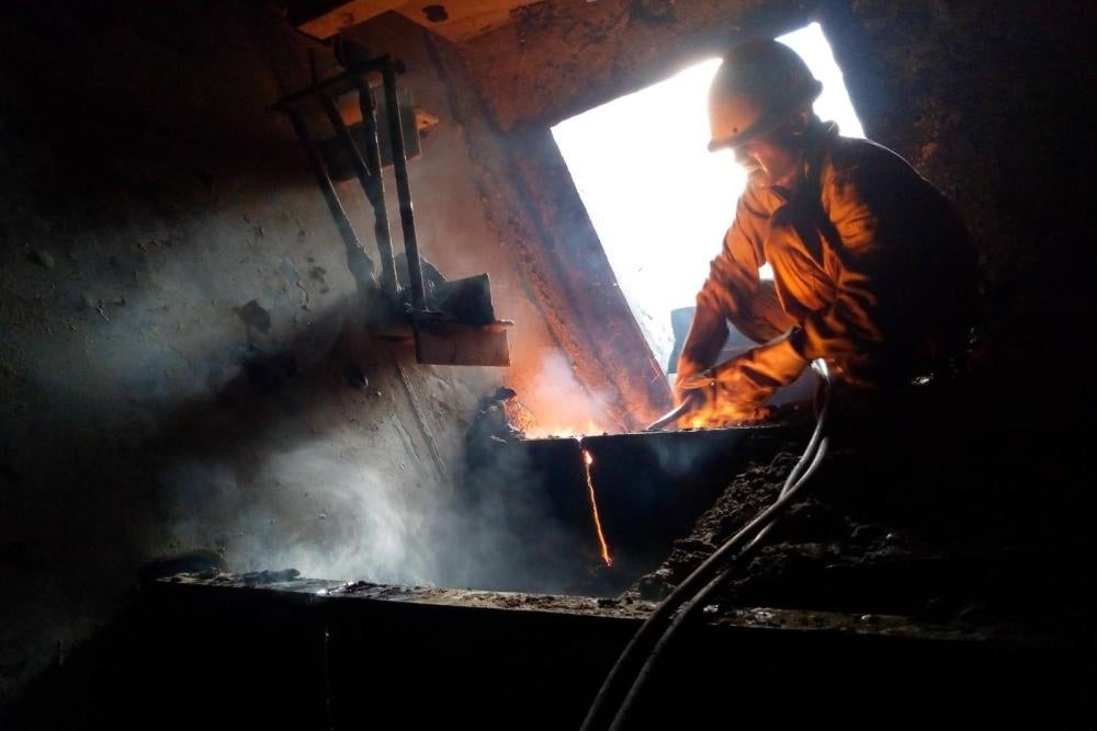 Shipbreaking workers in Bangladesh are at high risk of injury or death, especially when working in confined spaces and authorities fail to adequately identify flammable substances before the ship is broken apart.